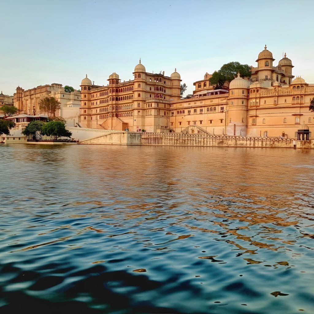 Lake Pichola & Jag Mandir - Only 3.4 km from one of the Best Hotels in Udaipur near Lake Pichola